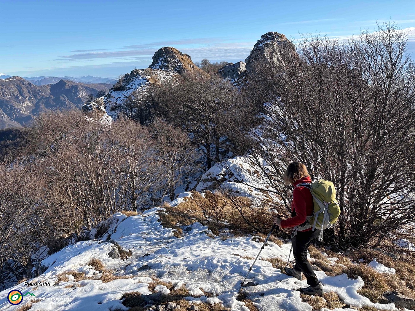 55 Da I Canti in saliscendi sul 571 verso lo Zuc di Pralongone pestando neve dura.jpg